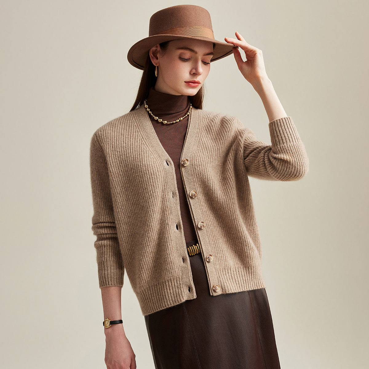 100% Cashmere V-Neck Ribbed Buttoned Cardigan