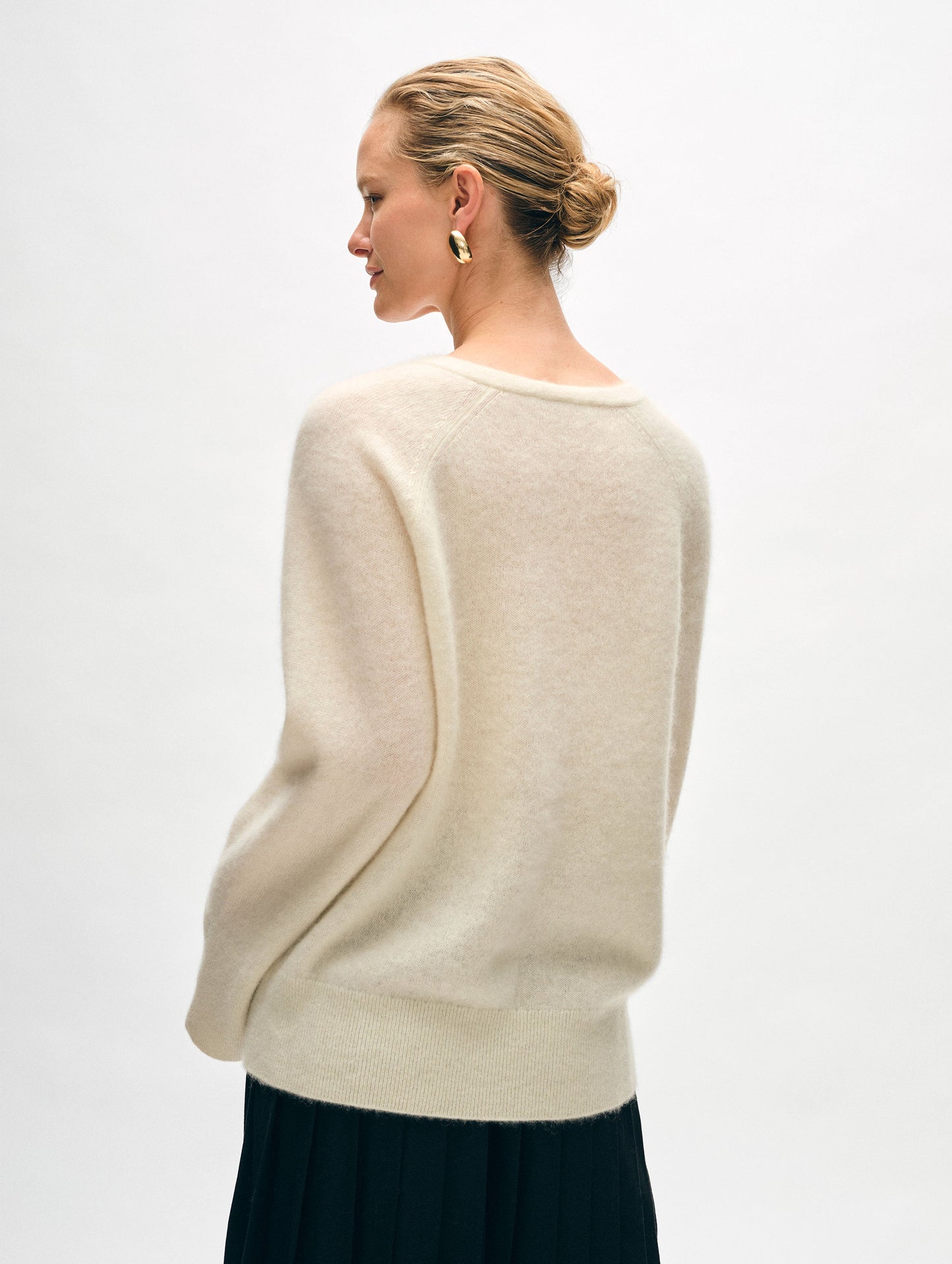 Brushed Cashmere Easy V Neck