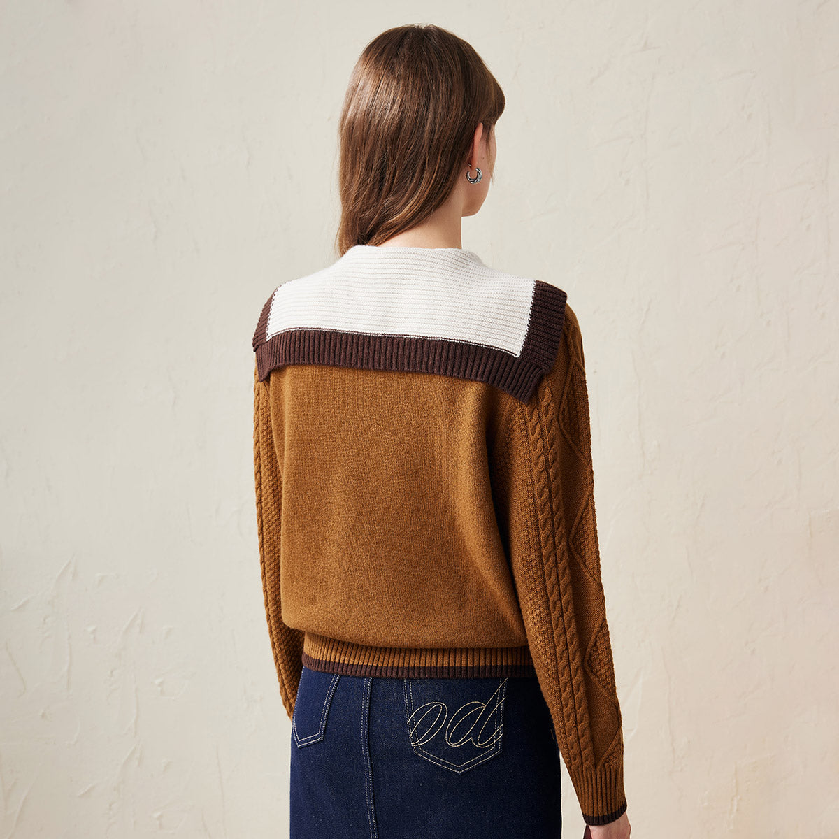 100% Wool Elegant Cable Knit Sweater with Bow Collar