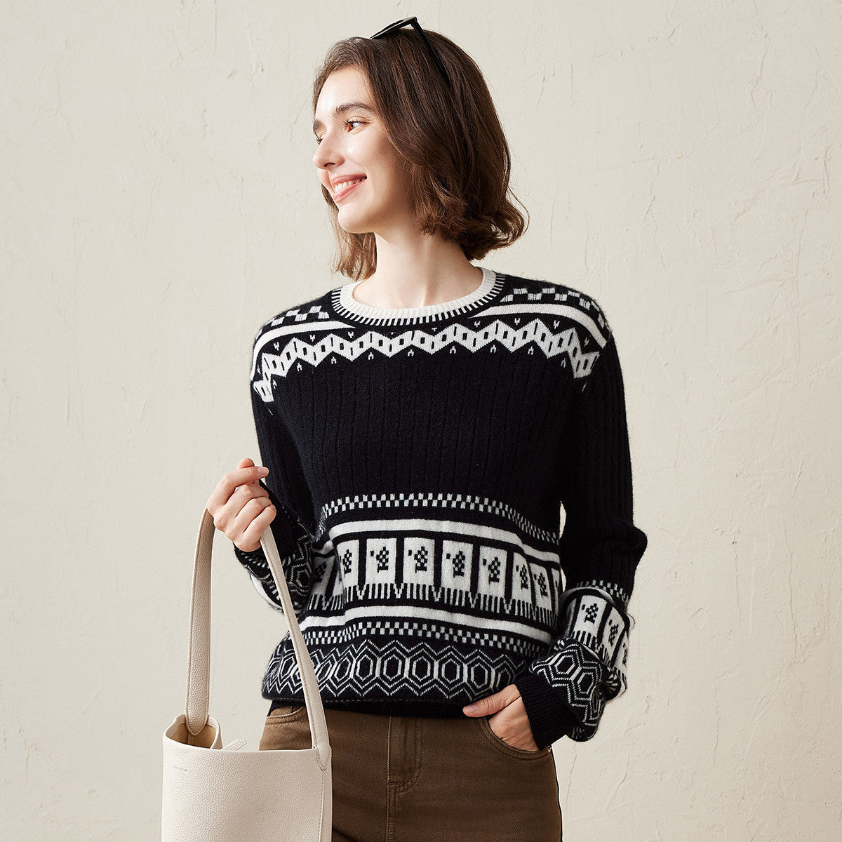 100% Cashmere Cozy Multicolor Sweater with Abstract Design