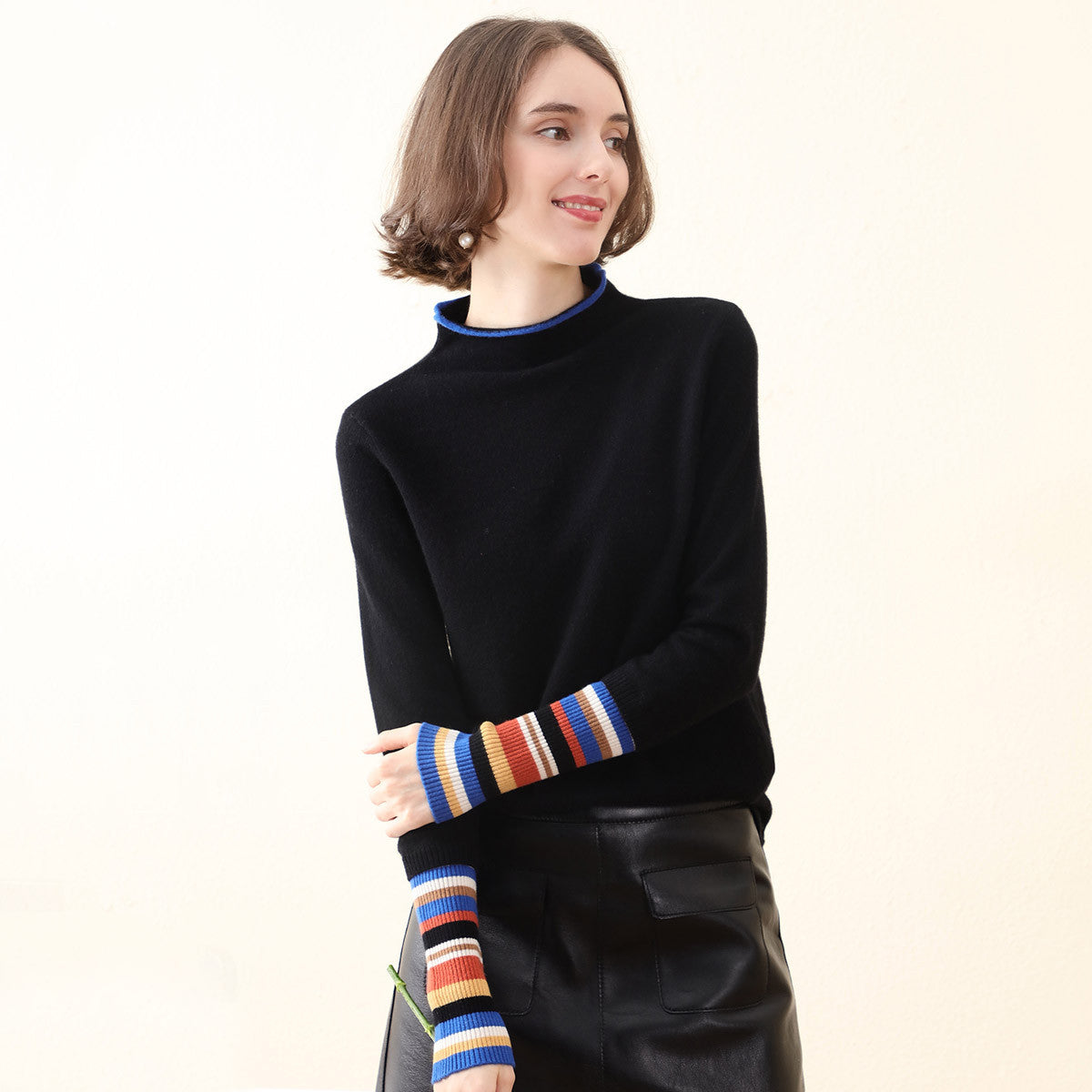 100% Cashmere Knit Sweater with Colorful Cuffs and Collar