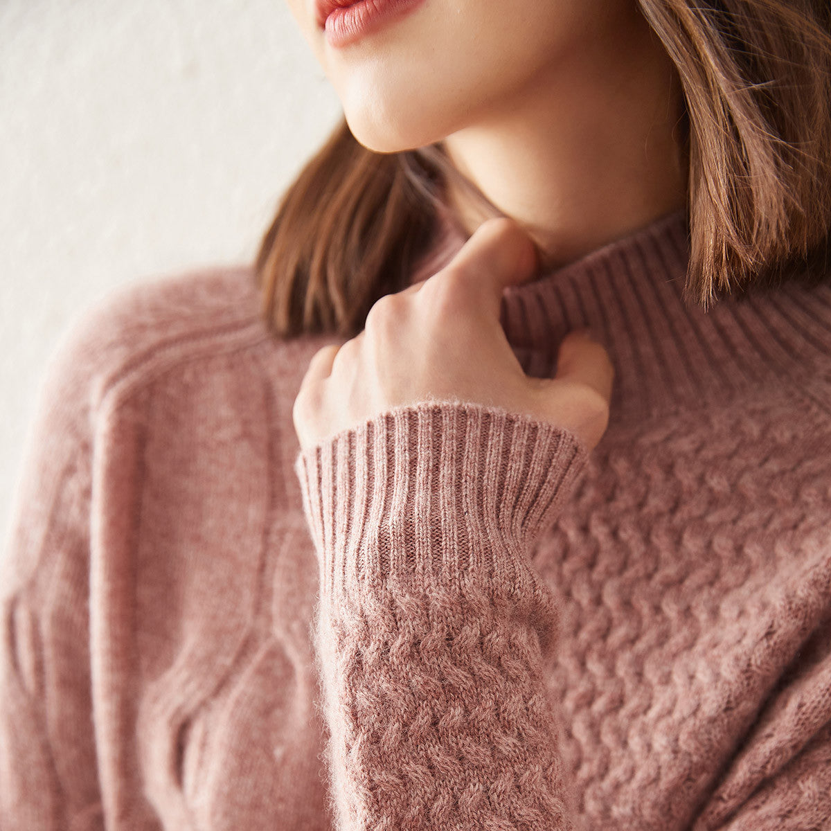 100% Cashmere Mock Neck Knit Sweater