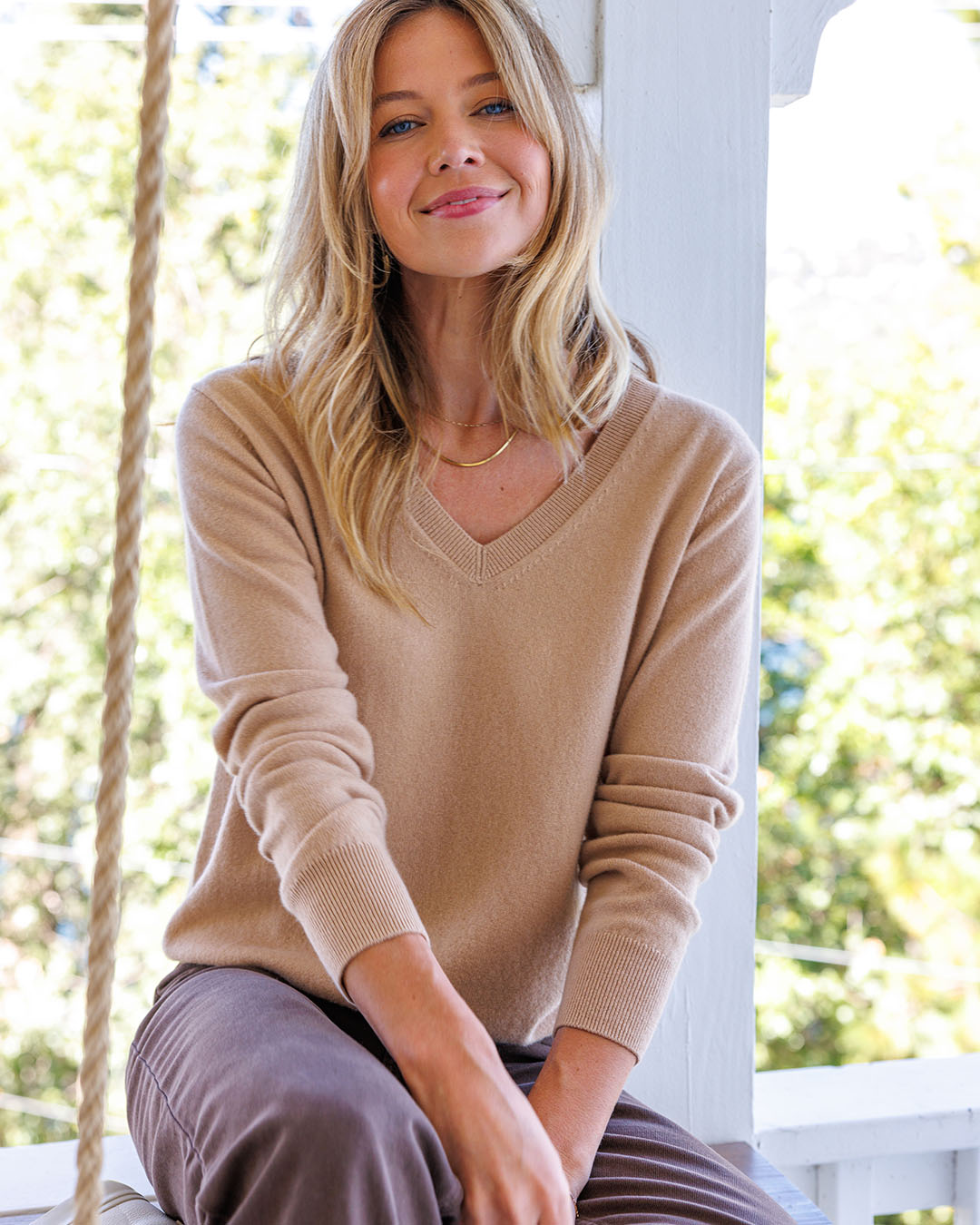 Essential Cashmere V-Neck