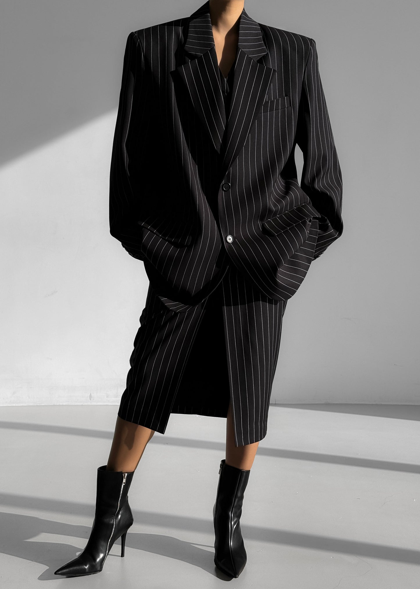 Holland Padded Shoulder Blazer - Black/White Pinstripe