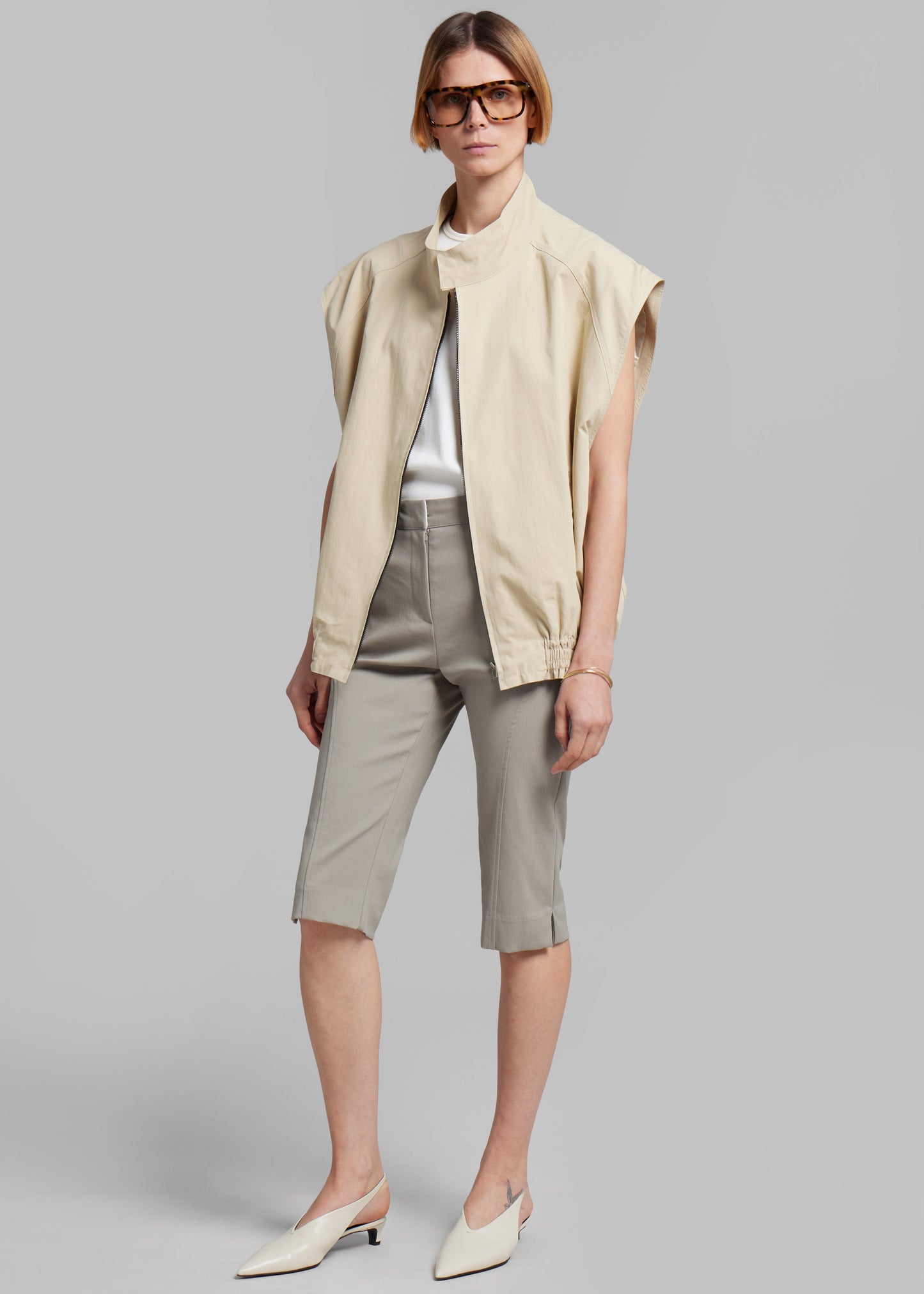 Lance Sleeveless Bomber Jacket - Beige