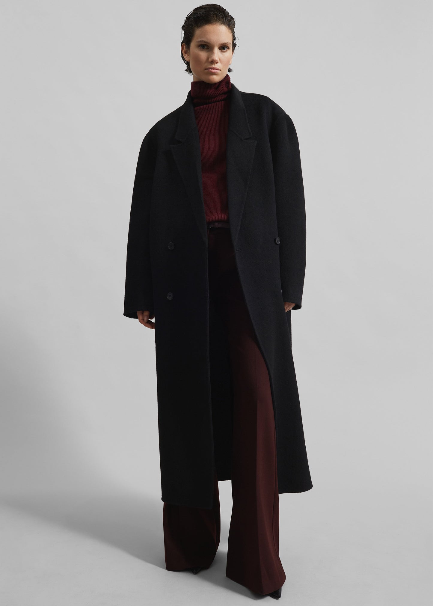 Veonce Oversized Wool Coat - Black