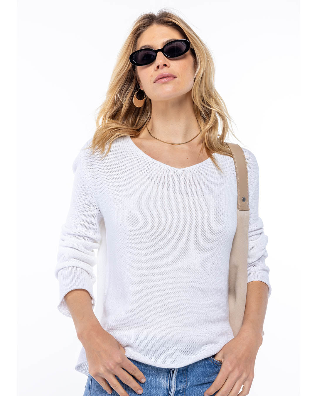 Round Edge V-Neck