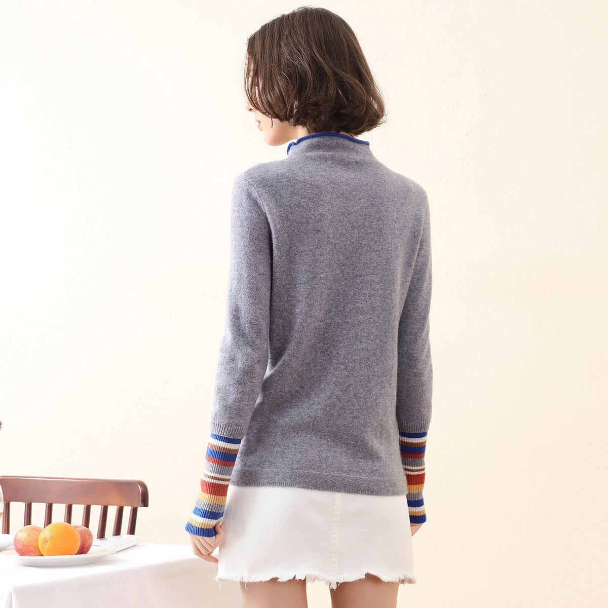 100% Cashmere Knit Sweater with Colorful Cuffs and Collar