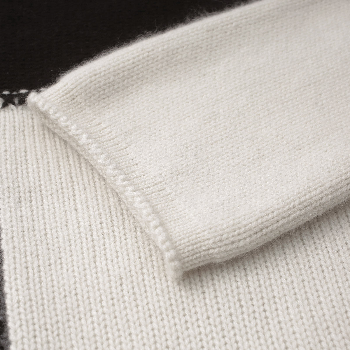 100% Cashmere Color Block Turtleneck Knit Sweater