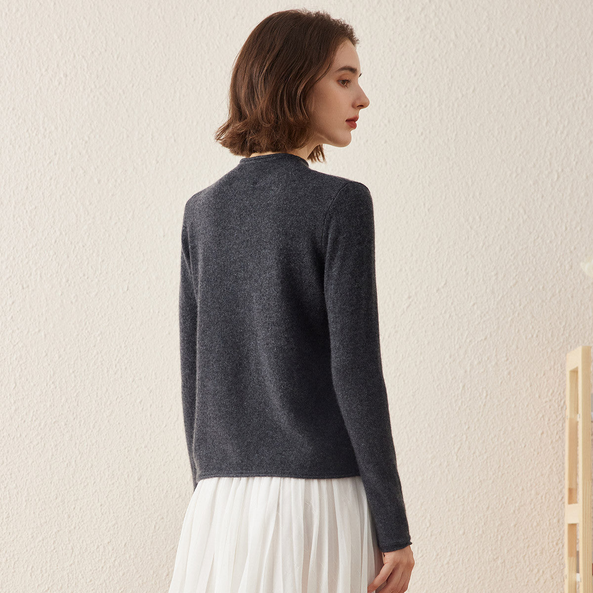 100% Cashmere Womens Round Neck Knit sweater