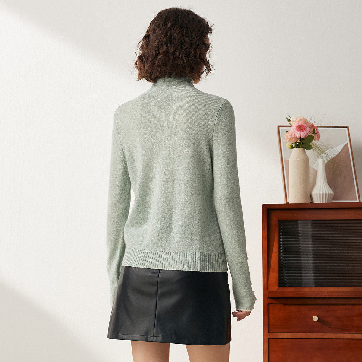 100% Cashmere Pearl Buttoned Sweater