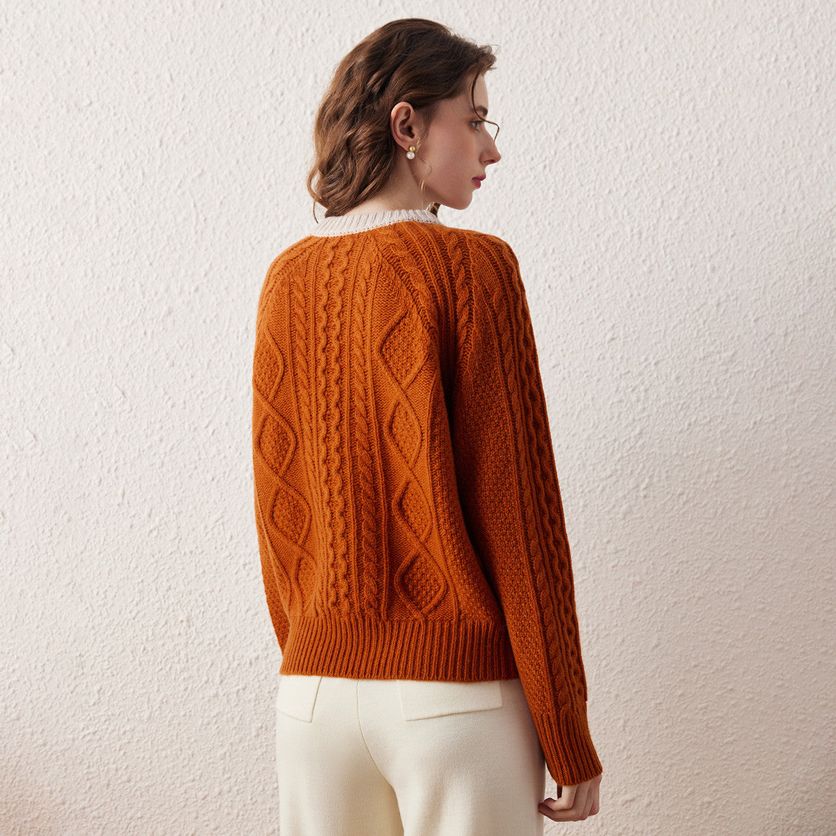 100% Wool Contrast Color Cable Knit Sweater